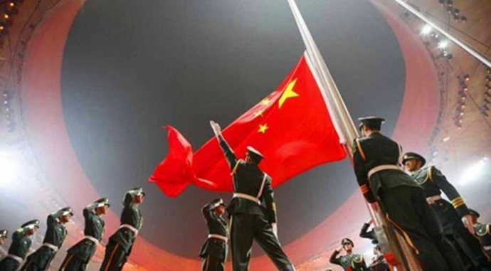 既強(qiáng)大又偉大的中國